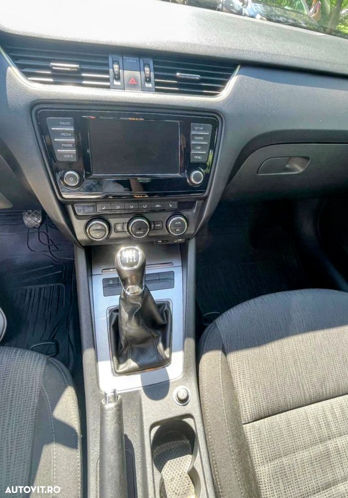Skoda Octavia - 2