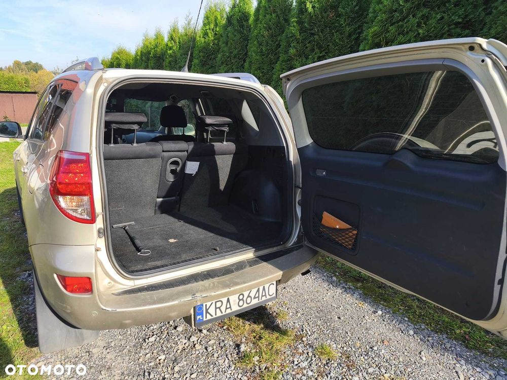 Toyota RAV4 - 5