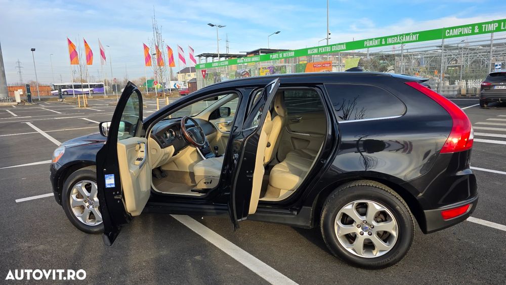 Volvo XC 60 D5 AWD - 6