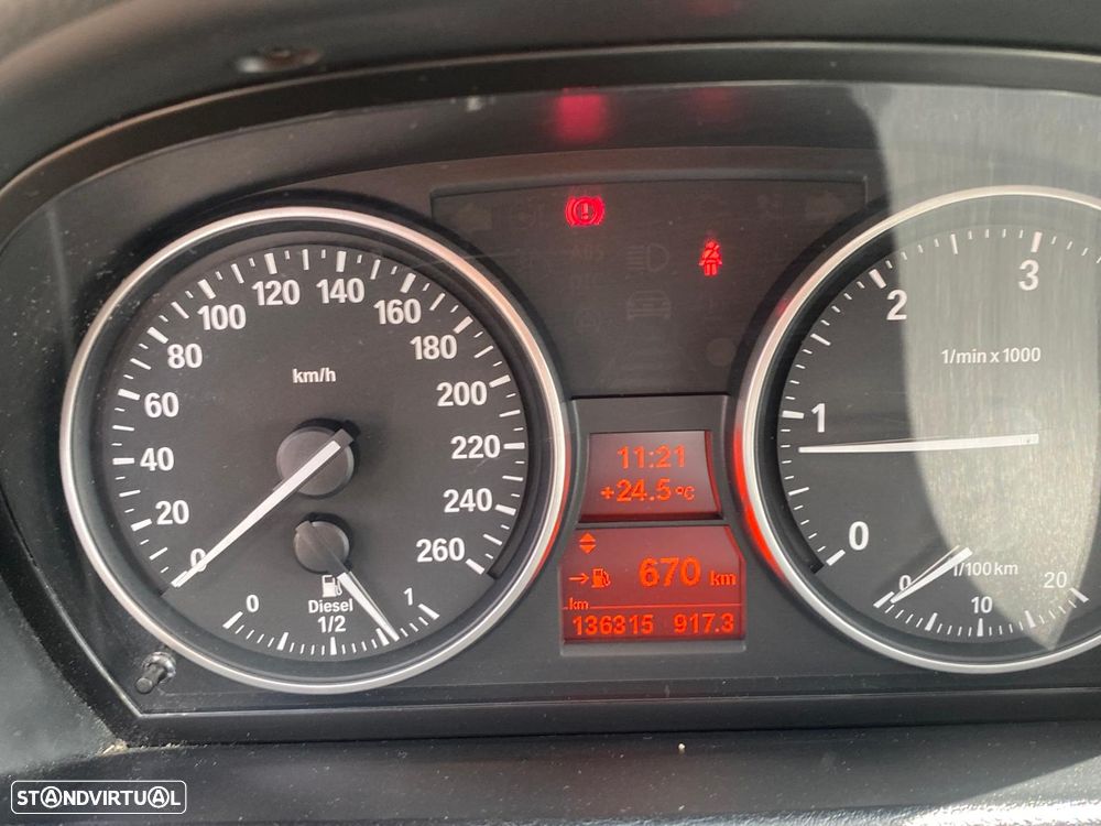 BMW X1 18 d sDrive - 10