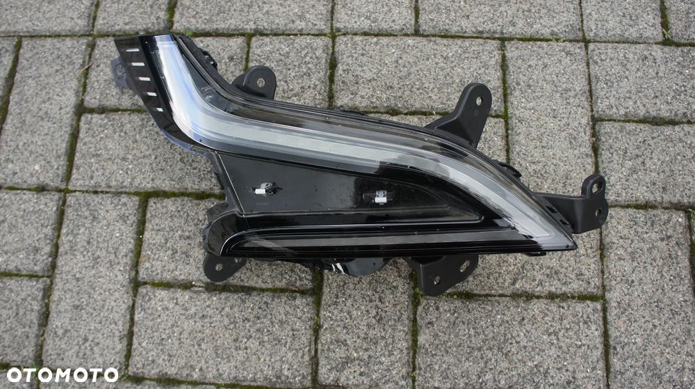 PRZEDNI ZDERZAK RENAULT MEGANE E-TECH  E TECH - 12