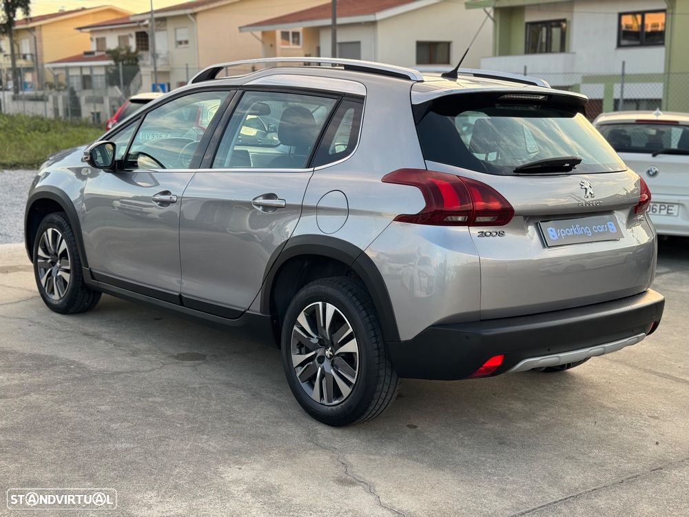 Peugeot 2008 1.2 PureTech Allure - 4
