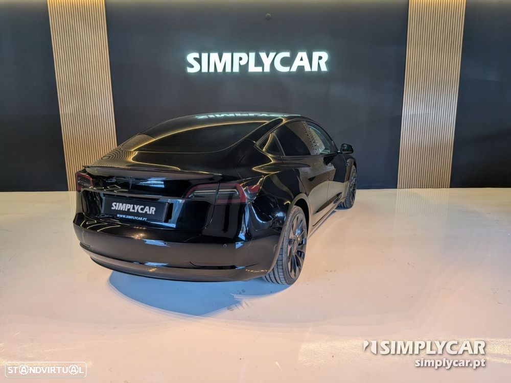 Tesla Model 3 - 4