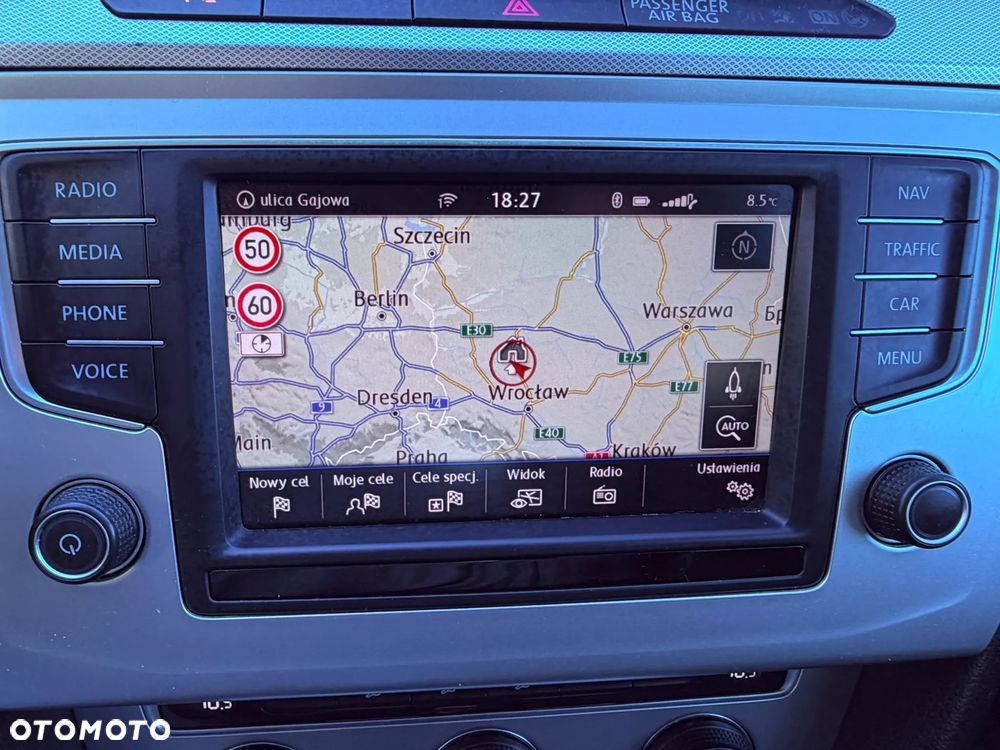 Volkswagen Passat 1.8 TSI BMT Comfortline - 18