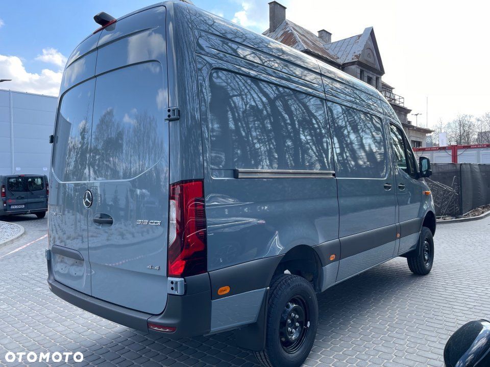 Mercedes-Benz Sprinter - 4