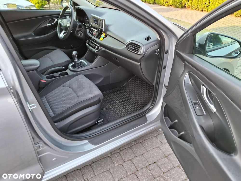 Hyundai i30 1.5 DPI Classic + - 25