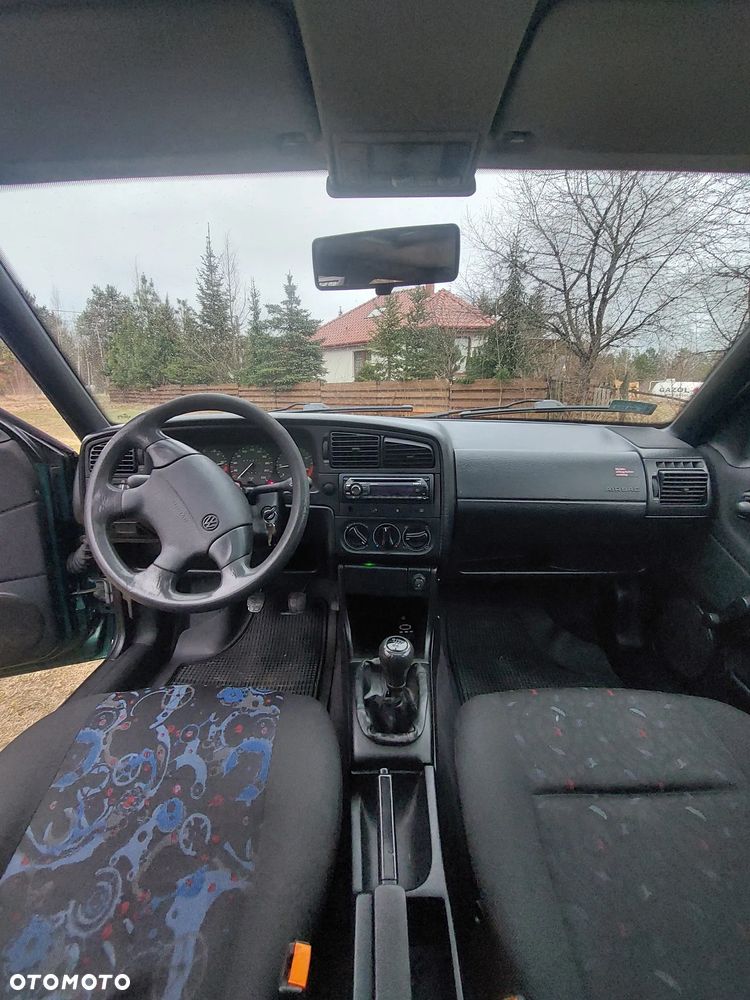 Volkswagen Passat 1.9 TD CL - 8