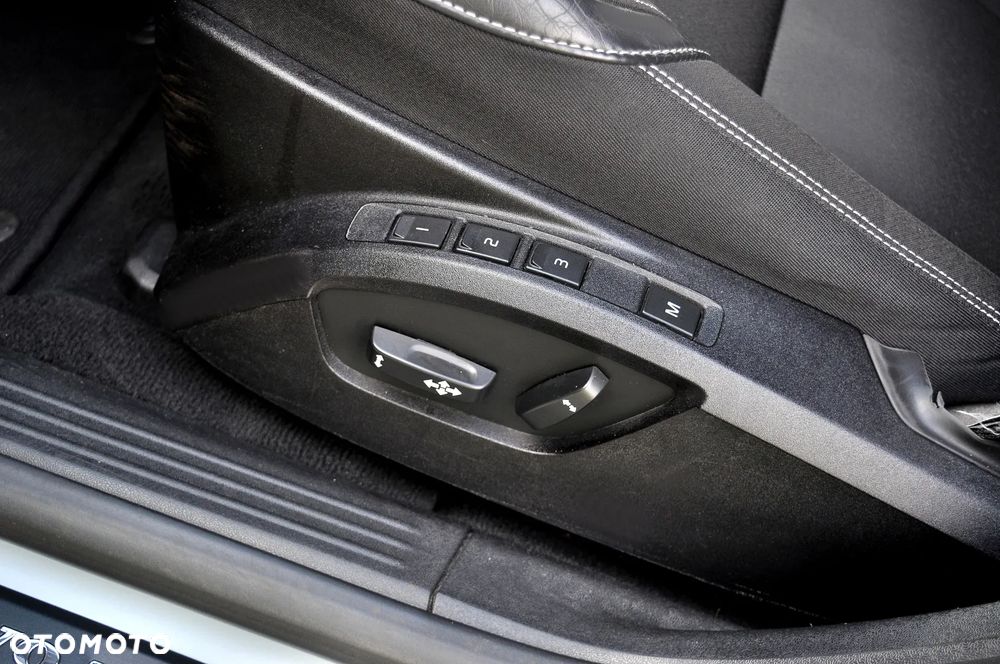 Volvo V40 D3 Inscription - 22