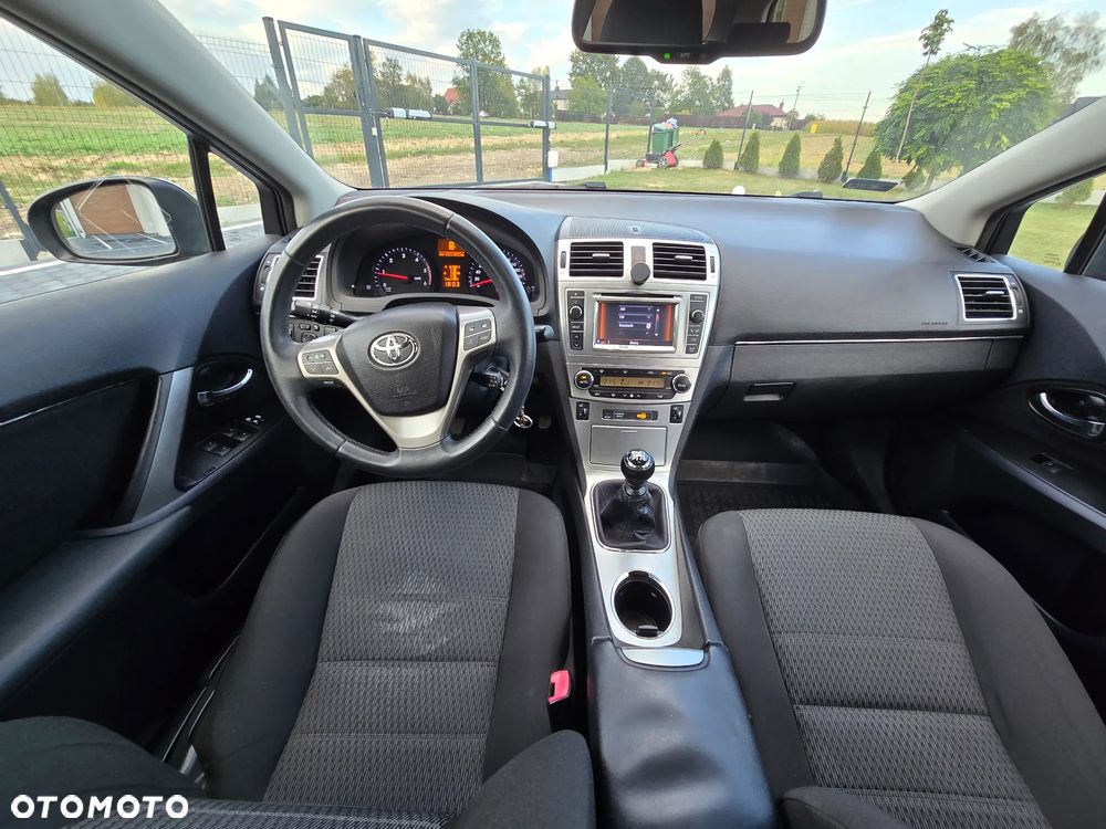 Toyota Avensis 2.0 D-4D Premium - 26
