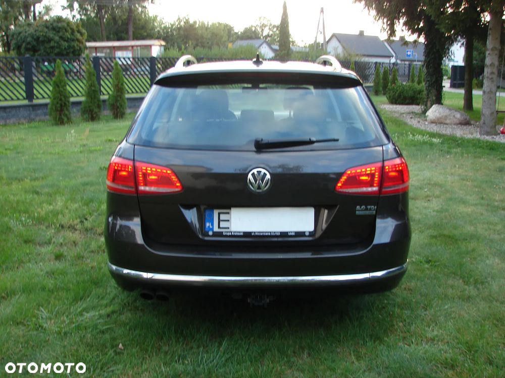 Volkswagen Passat - 16