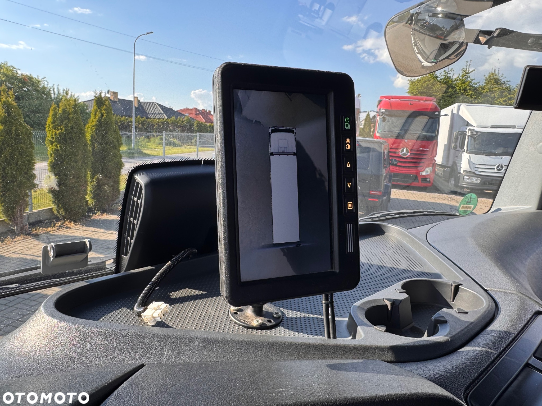 Mercedes-Benz ATEGO - 25