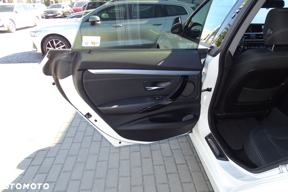 BMW 3GT 320i GPF Sport Line sport - 28