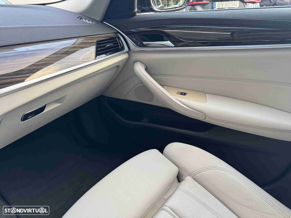 BMW 530 e Line Luxury - 18