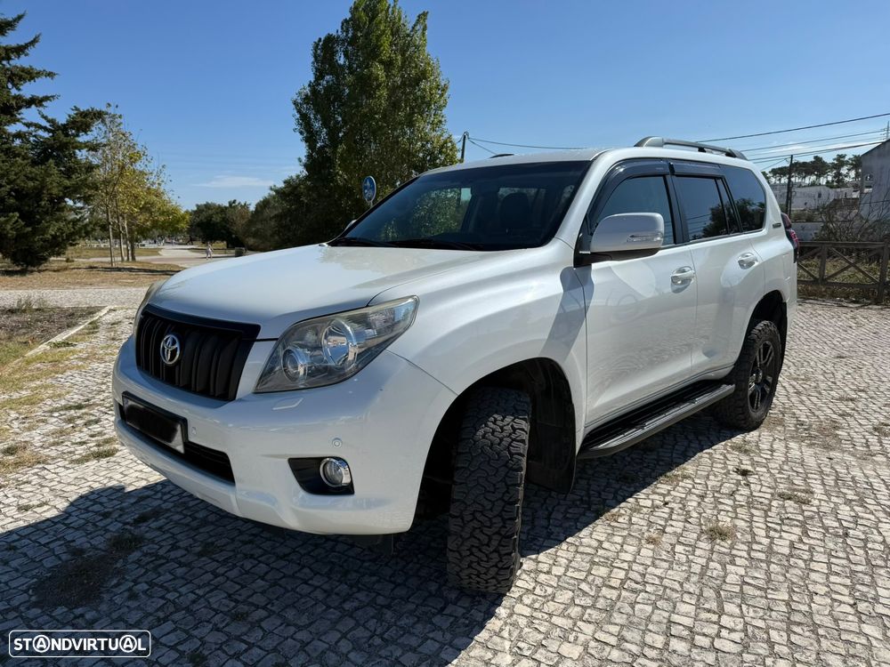 Toyota Land Cruiser 2012 photo 2