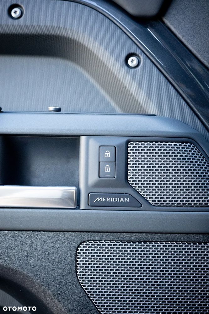 Land Rover Defender 110 D250 X-Dynamic HSE - 26