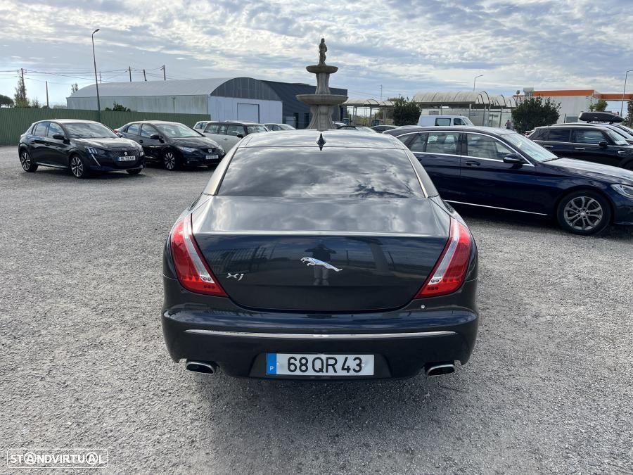 Jaguar XJ 3.0 D V6 Premium Luxury - 10