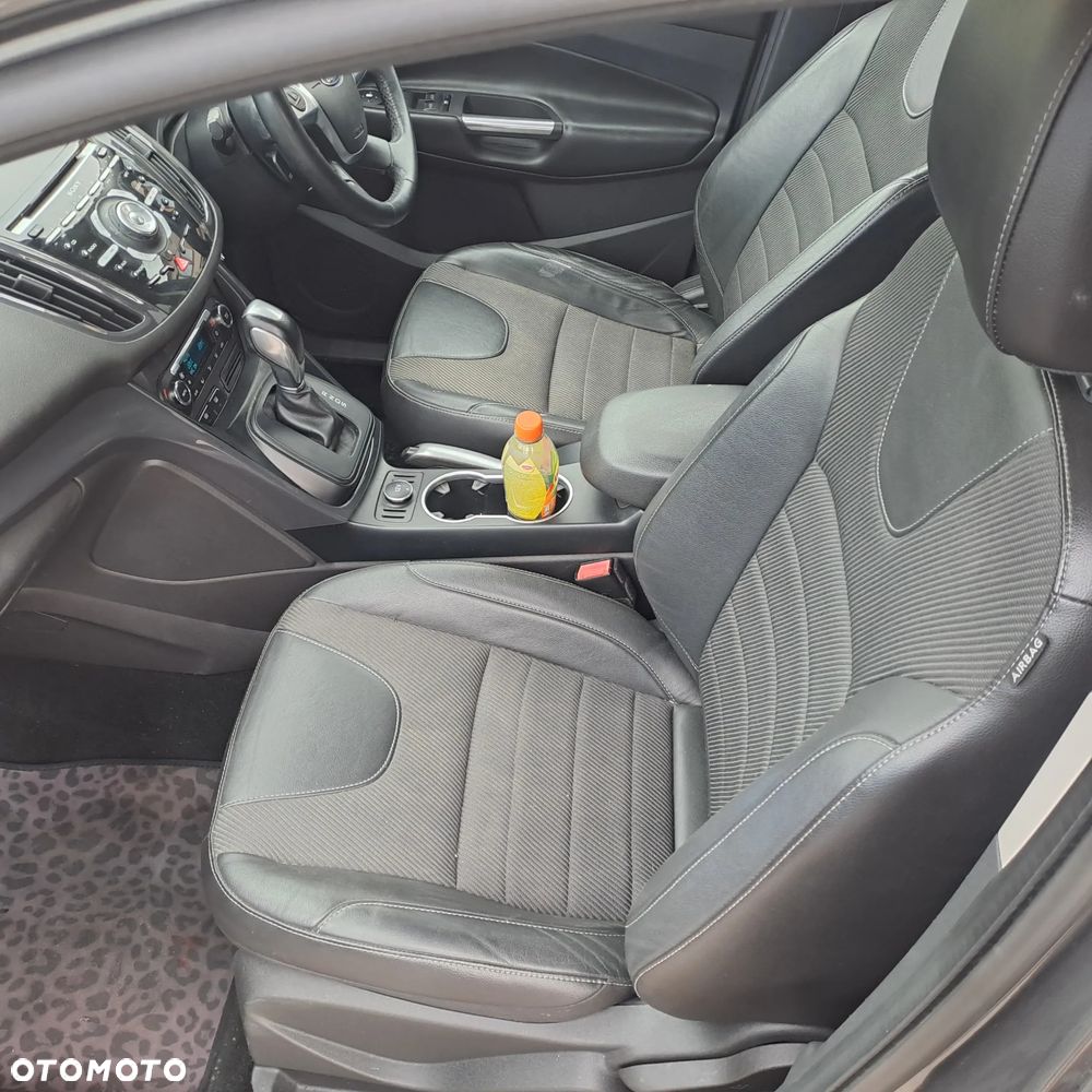 Ford Kuga - 13