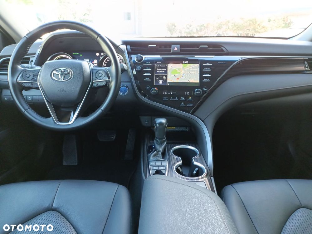 Toyota Camry 2.5 Hybrid Executive CVT - 10