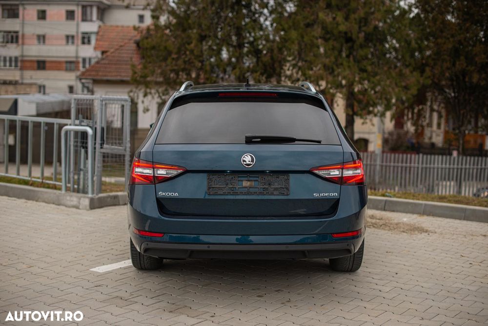 Skoda Superb 2.0 TDI DSG Active - 7