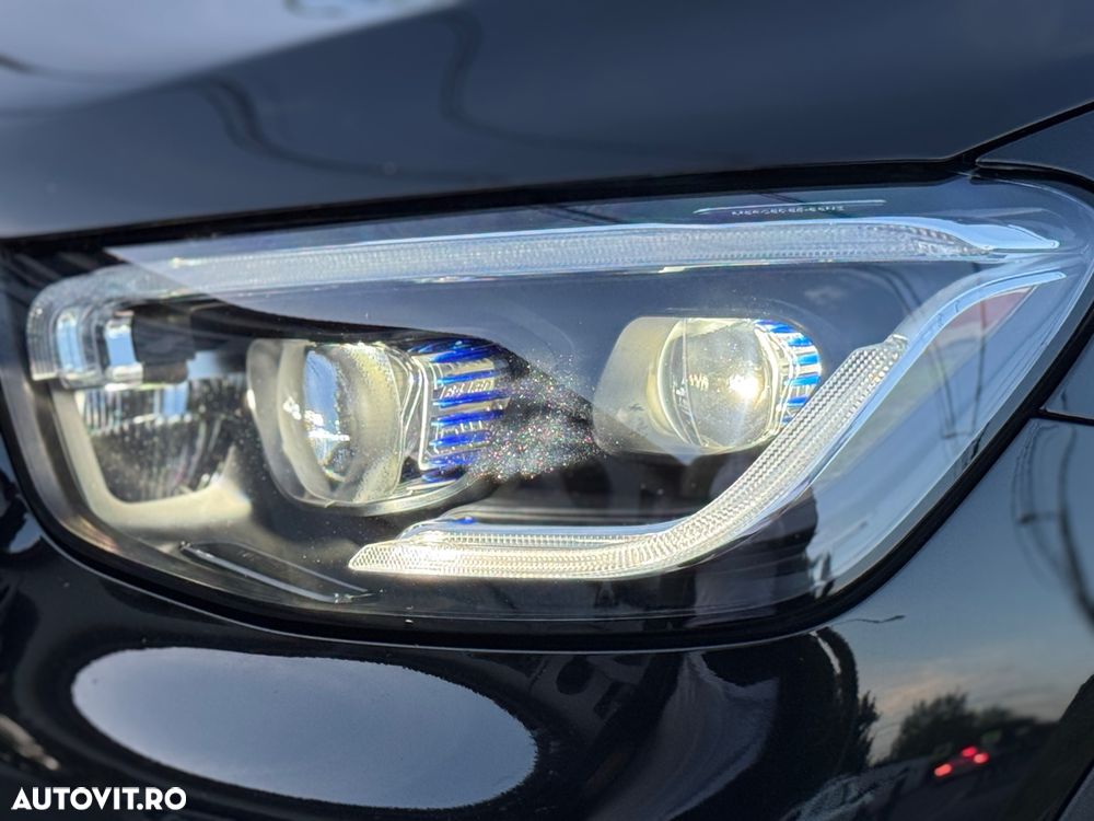 Mercedes-Benz GLC 300 4MATIC 9G-TRONIC AMG Line Plus - 9