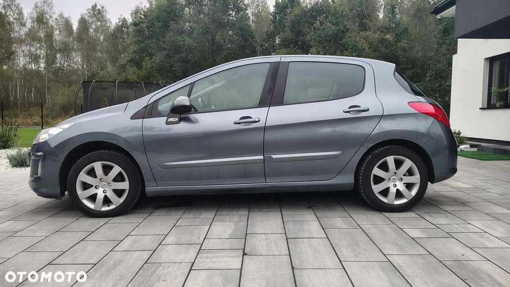 Peugeot 308 1.6 Premium Plus - 21