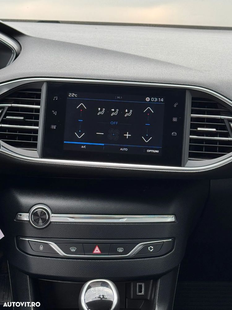 Peugeot 308 SW 1.2 L PureTech Turbo S&S Active - 20