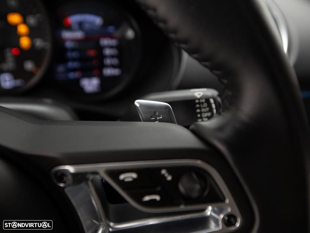 Porsche 718 Cayman - 23