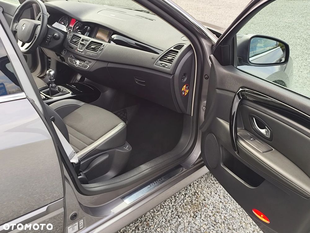 Renault Laguna dCi 150 FAP Start-Stop Bose Edition - 26