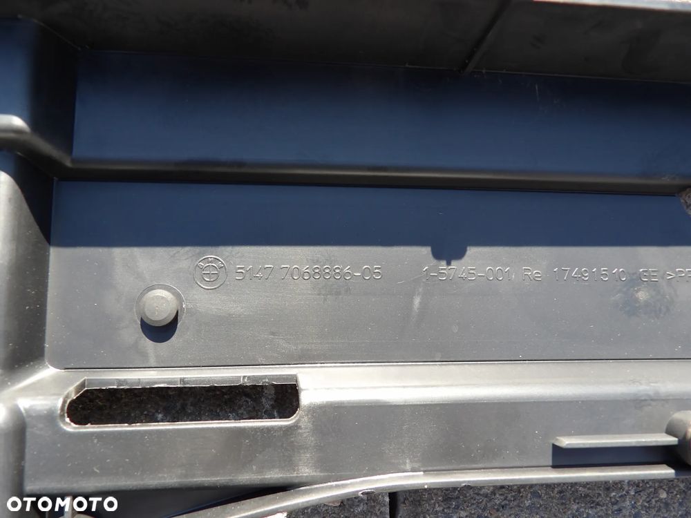BMW - E91 - OBUDOWA , OSŁONA PROWADNICY BAGAŻNIKA - CENA ZA 1 SZT - 7068885  7068886 - 4
