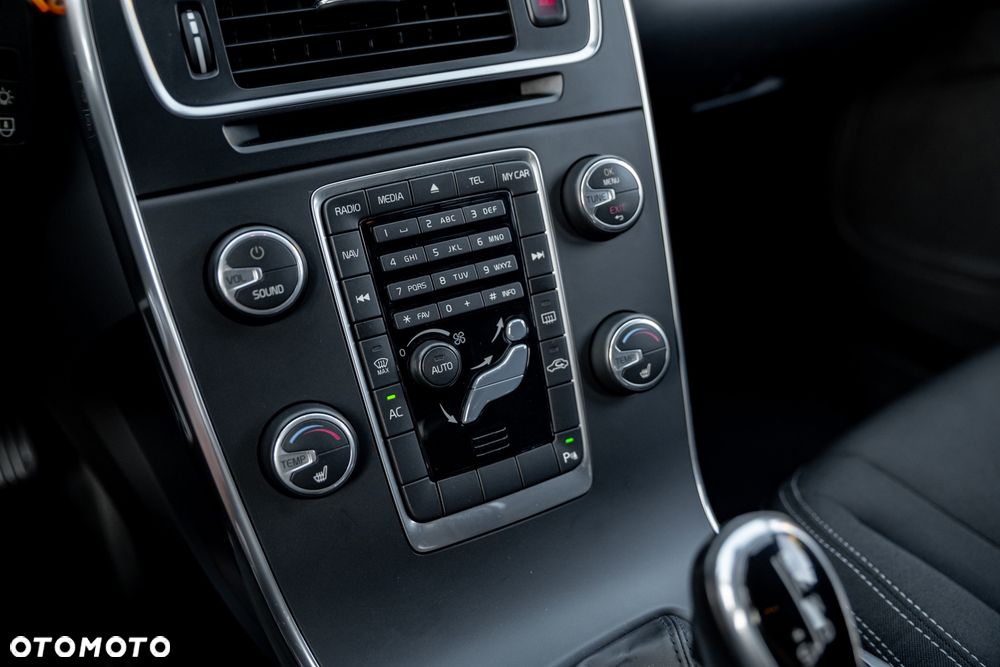 Volvo V60 D4 AWD Geartronic Momentum - 29