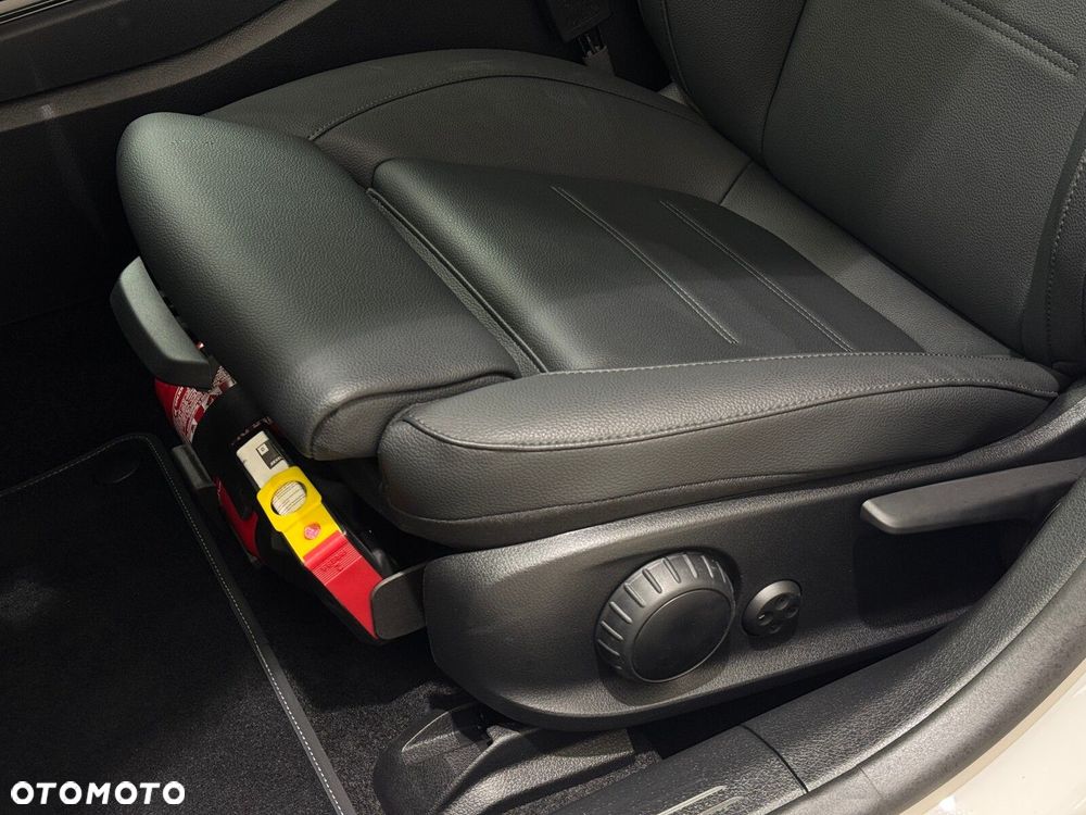 Mercedes-Benz CLA - 11