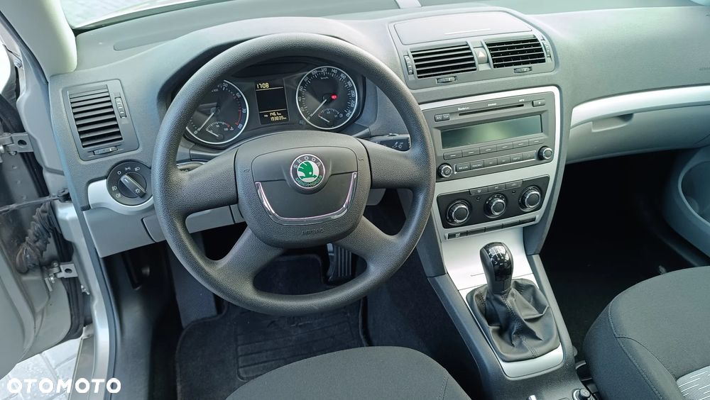 Skoda Octavia 1.6 Ambition - 21