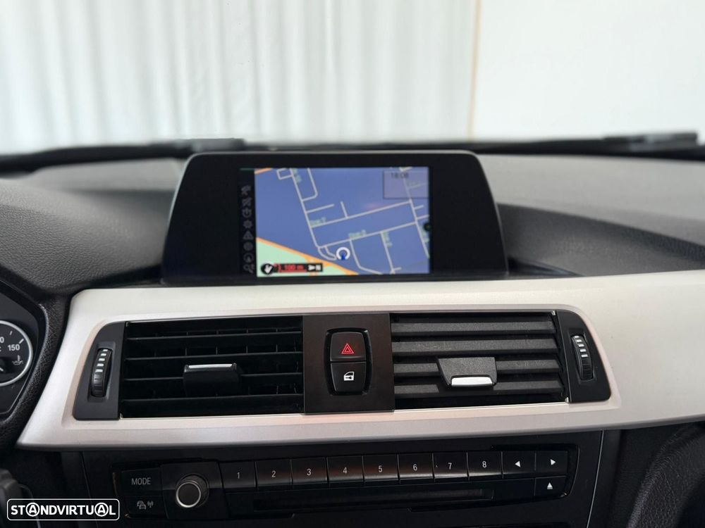 BMW 318 d Navigation Auto - 10