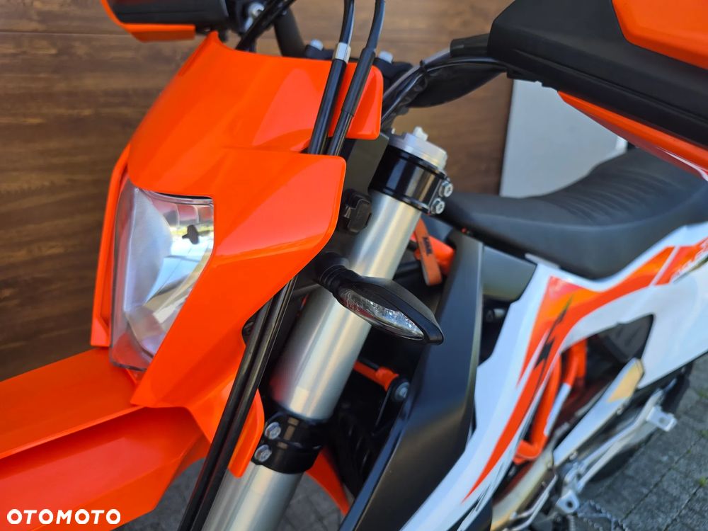 KTM Enduro 690 - 25