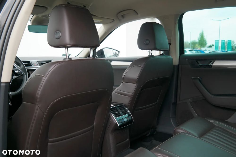 Skoda Superb 2.0 TSI L&K DSG - 8