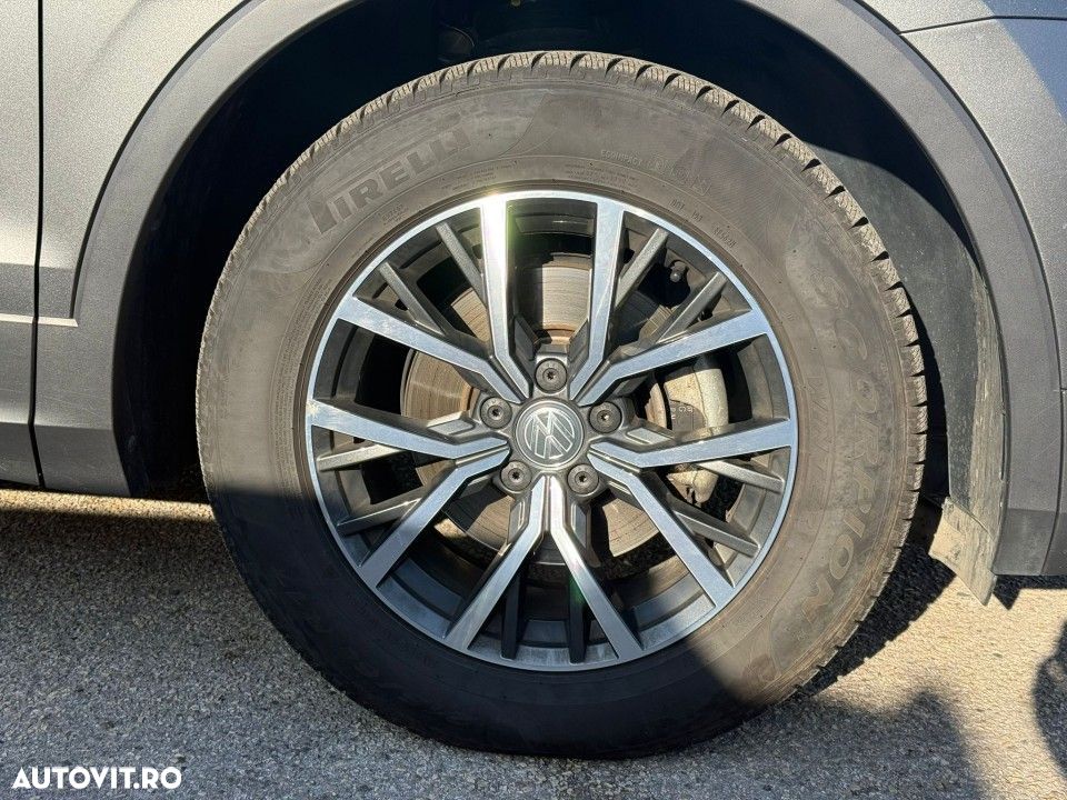 Volkswagen Tiguan - 32