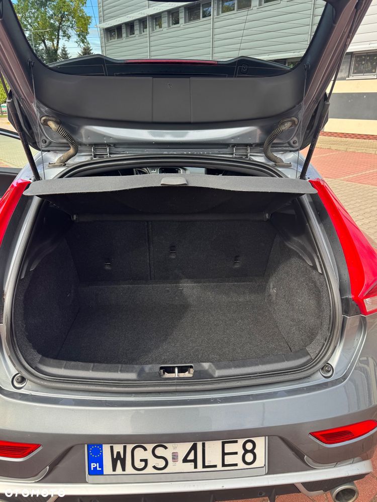 Volvo V40 D2 Drive-E R-Design Kinetic - 19