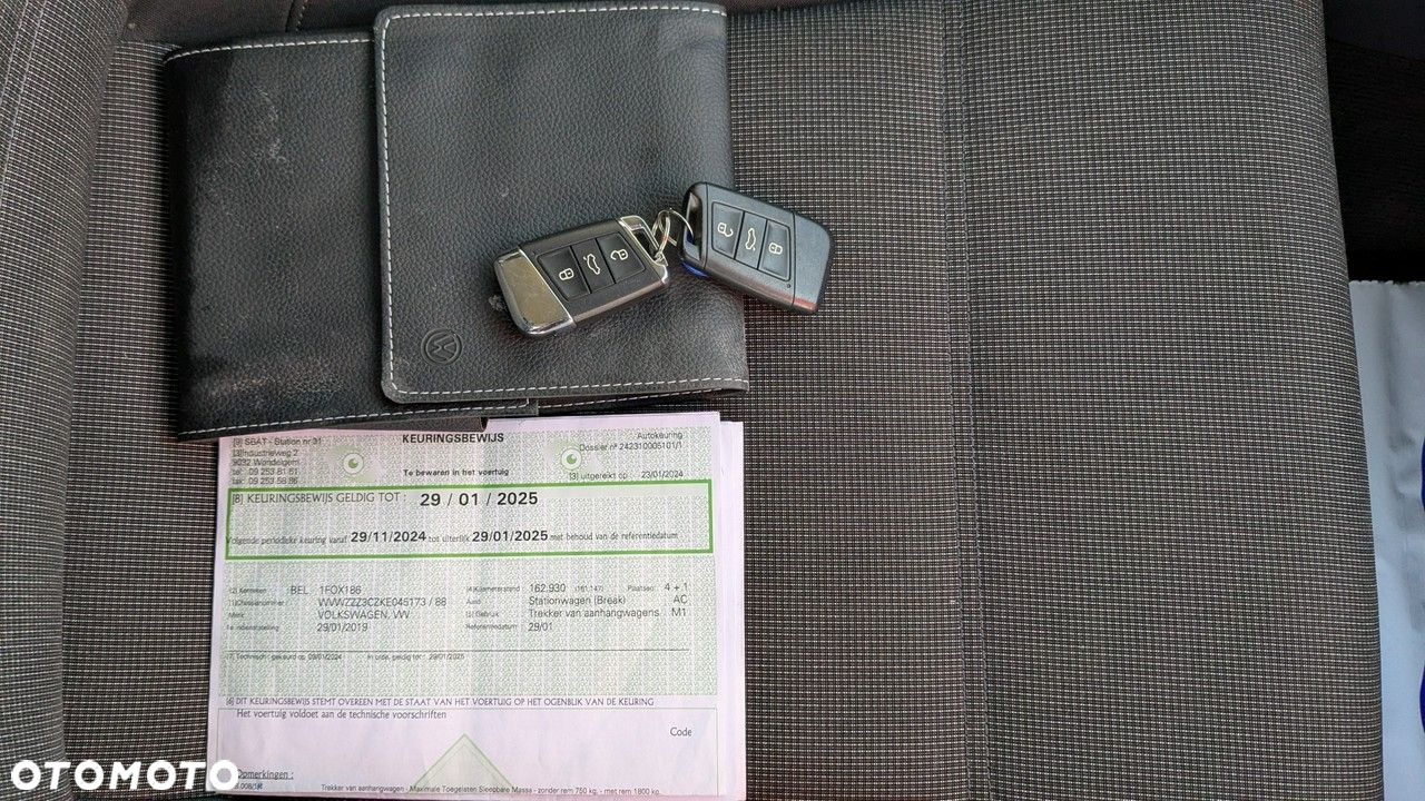 Volkswagen Passat - 21