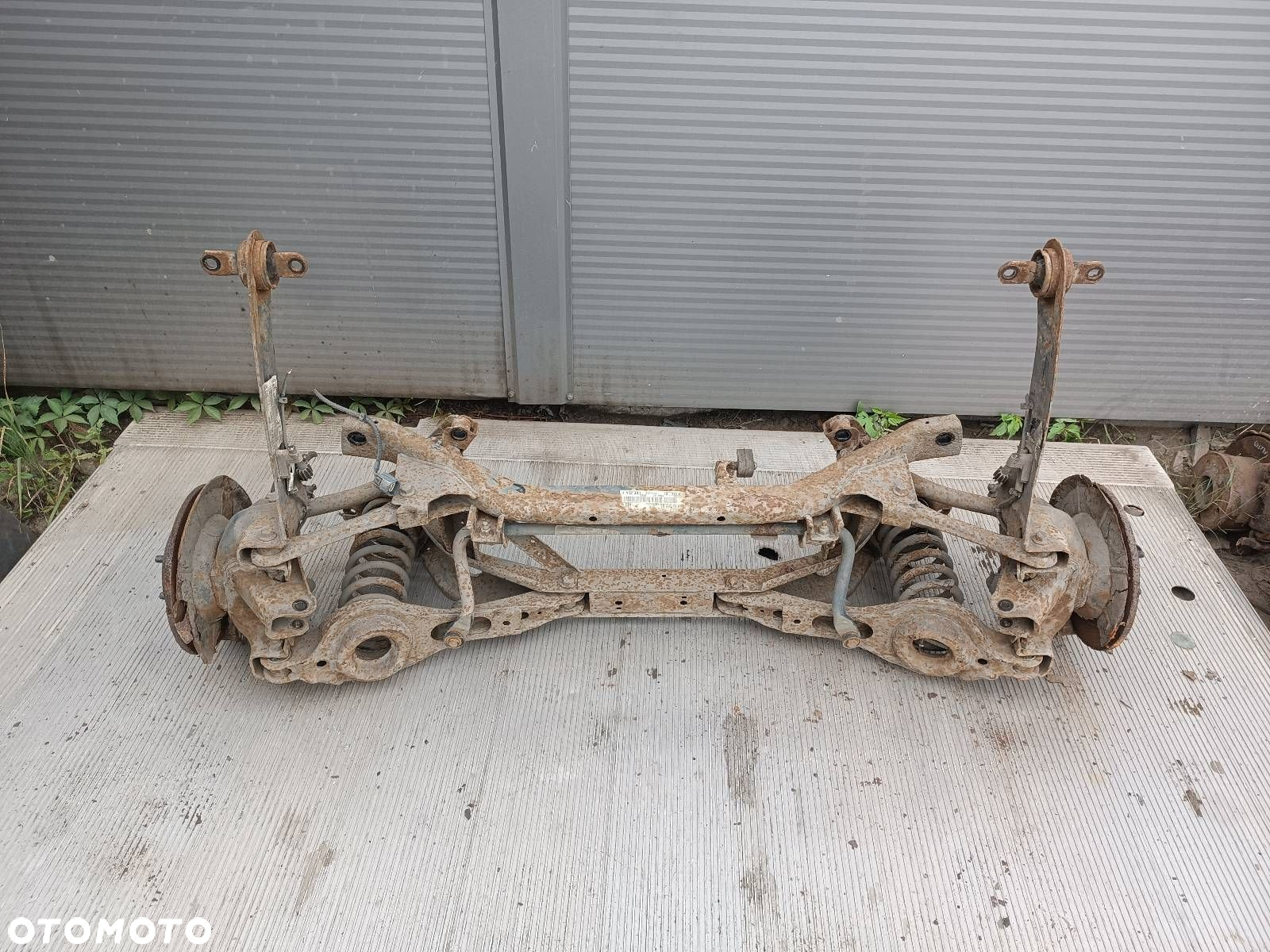 BELKA OŚ ZAWIESZENIA TYŁ FORD FOCUS MK2 KOMBI - 4