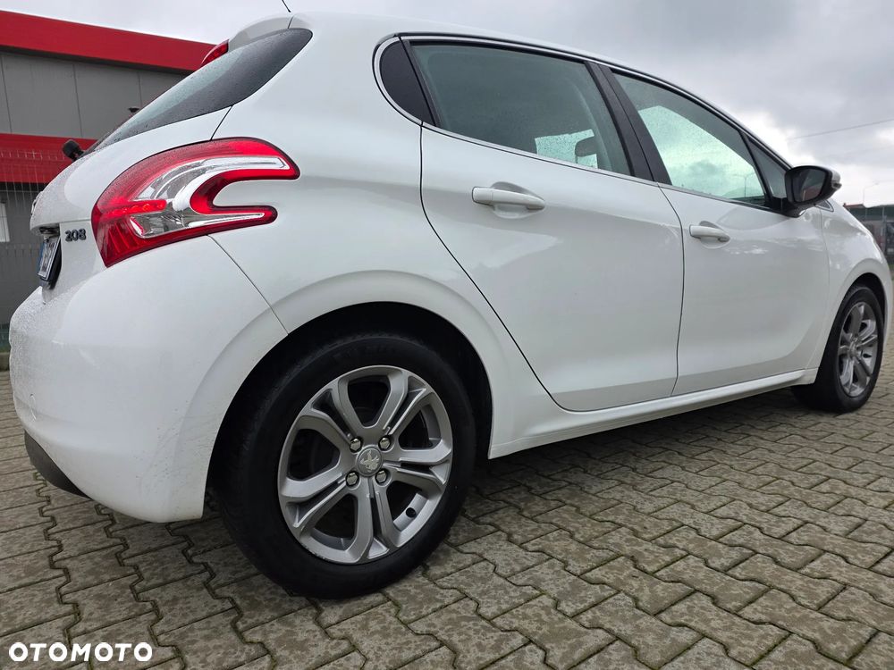 Peugeot 208 1.2 PureTech Allure - 7