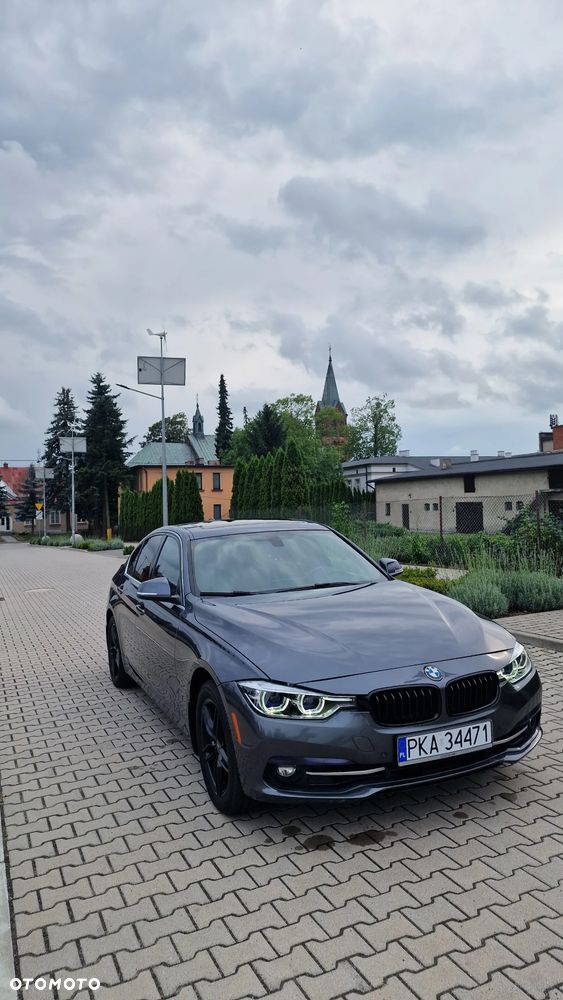 BMW Seria 3 330i xDrive Sport Line - 3