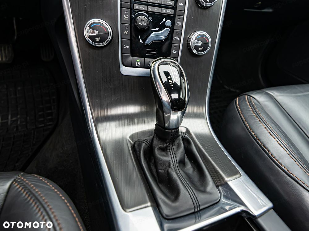Volvo XC 60 - 24