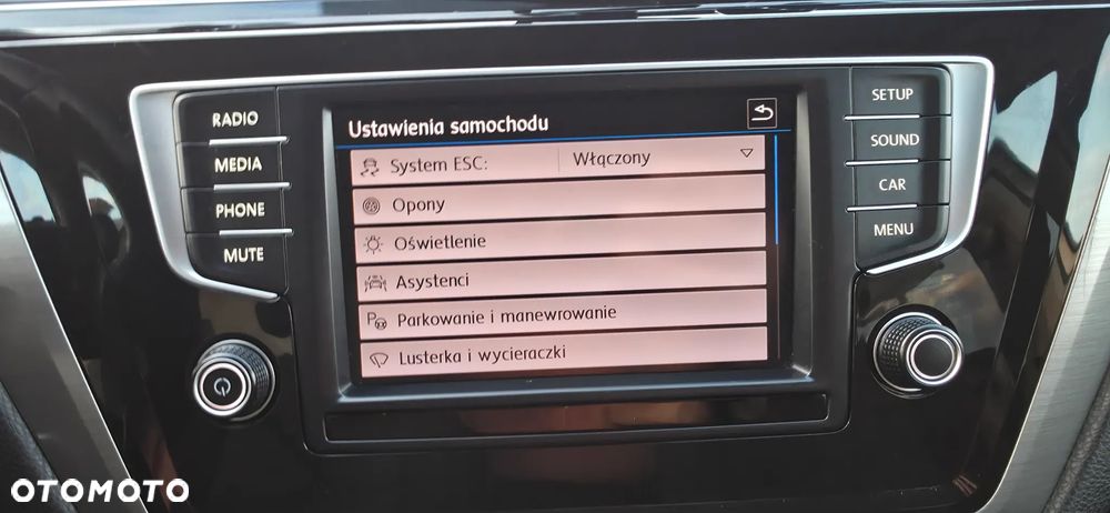 Volkswagen Touran 2.0 TDI BMT Active DSG - 24
