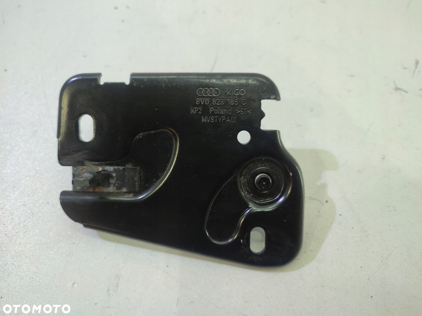 AUDI A3 8V RYGIEL MASKI 8V0823185C - 1