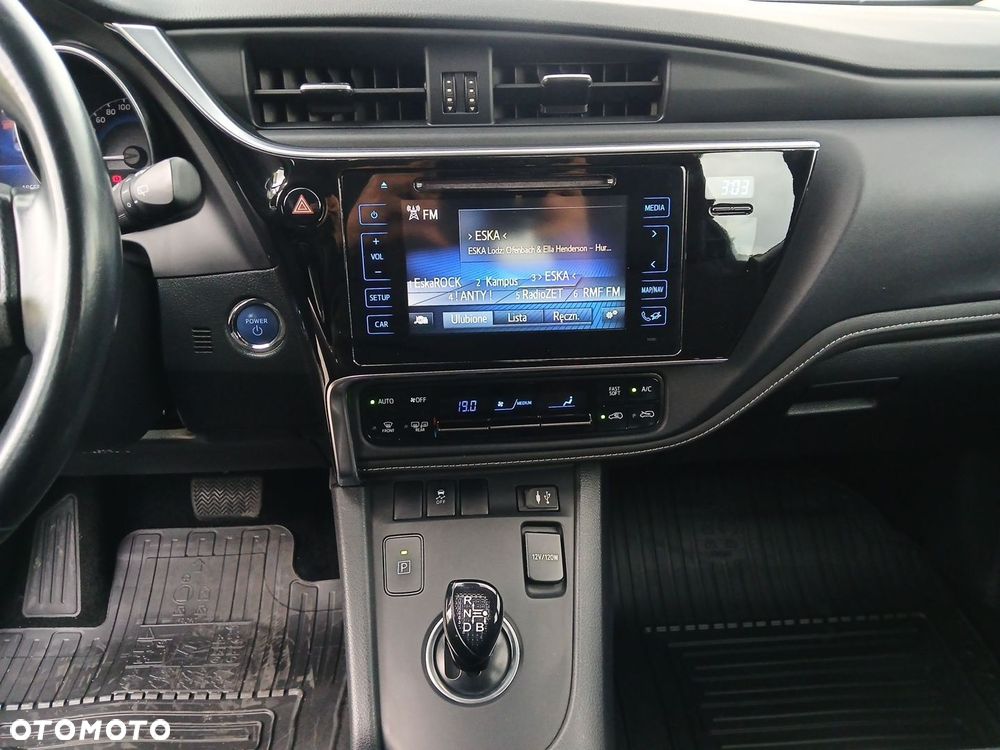 Toyota Auris Hybrid 135 Premium - 32