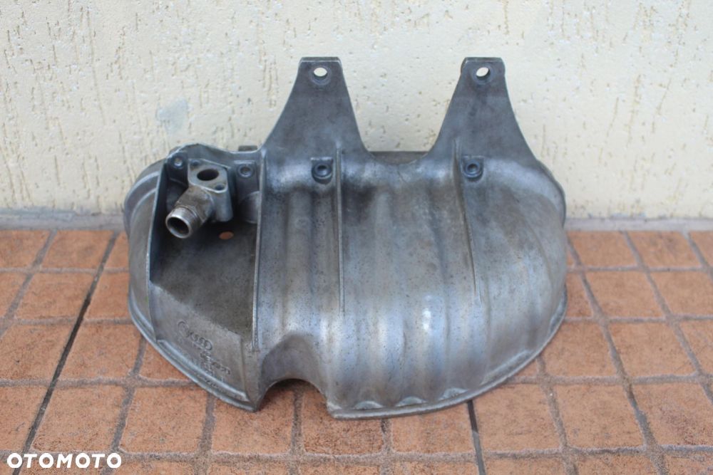 OSŁONA OBUDOWA KOLEKTORA WYDECHOWEGO VW NEW BEETLE 2.0B 06A133228B - 1