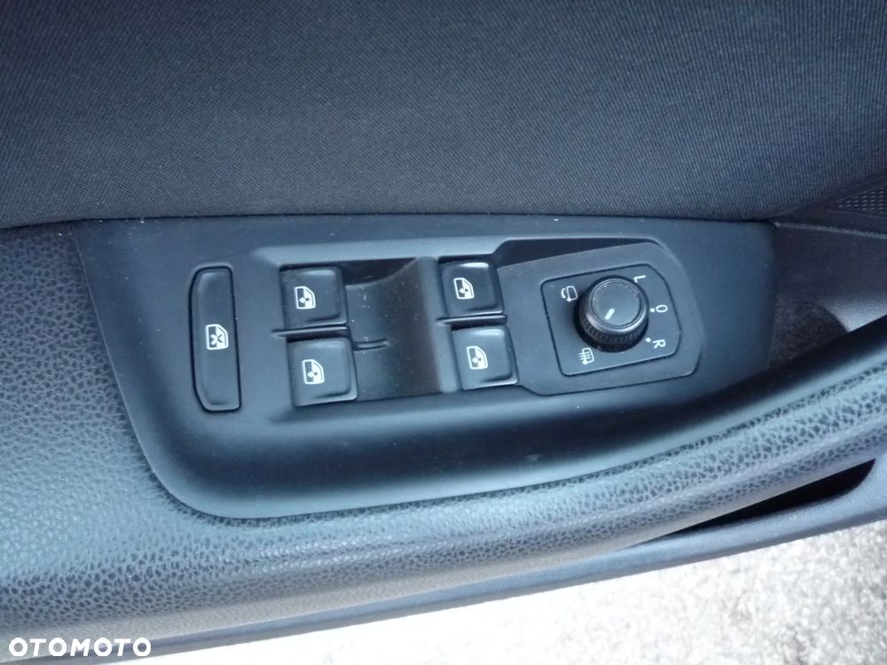 Volkswagen Passat 2.0 TDI SCR Comfortline - 17
