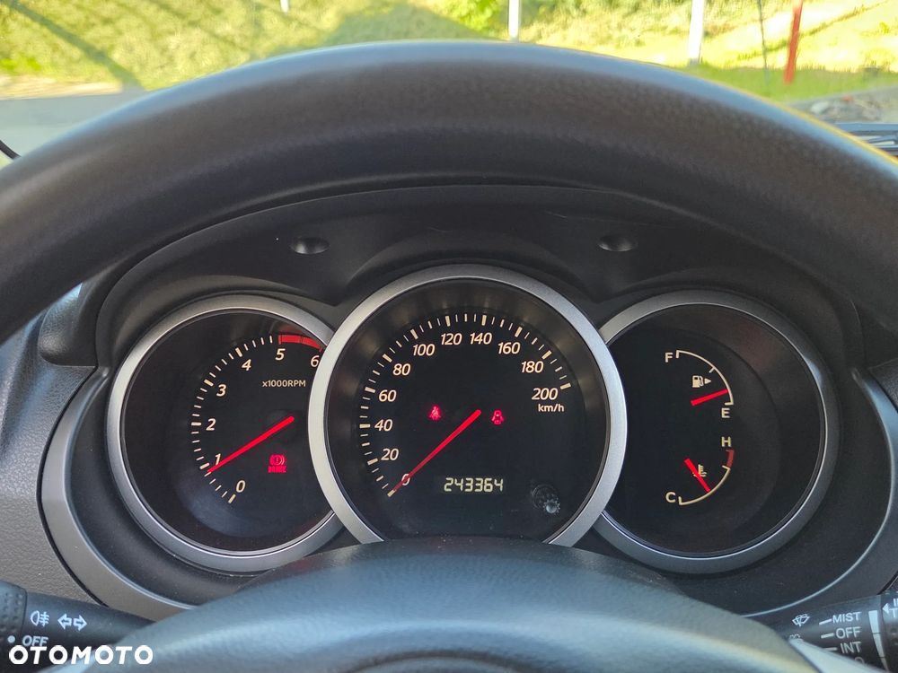 Suzuki Grand Vitara 1.9 DDiS Comfort DPF Family - 33