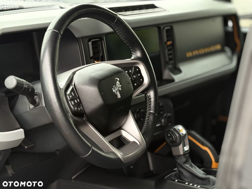 Ford Bronco - 6