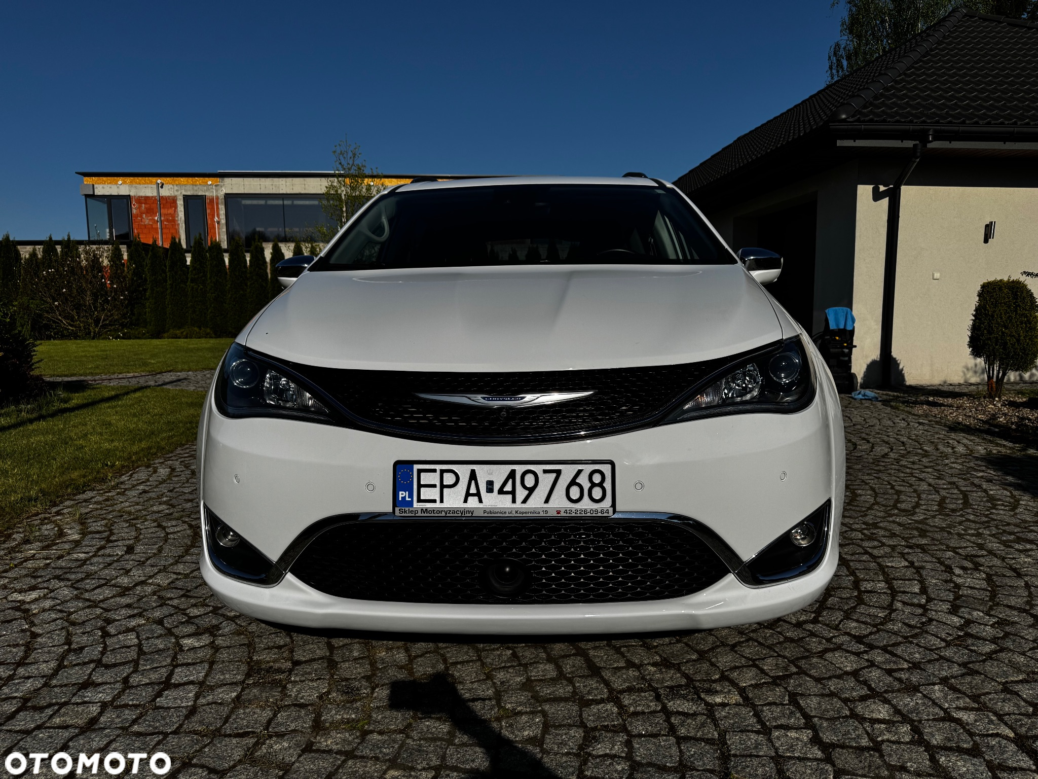 Chrysler Pacifica - 2